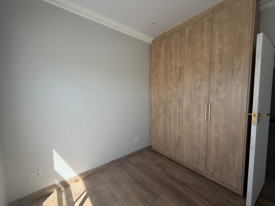 3 Bedroom Property for Sale in Fraaiuitsig Western Cape